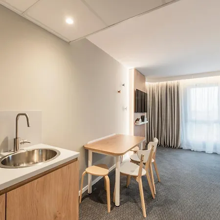 Express & - Rives De Vesle By Ihg 4* Reims