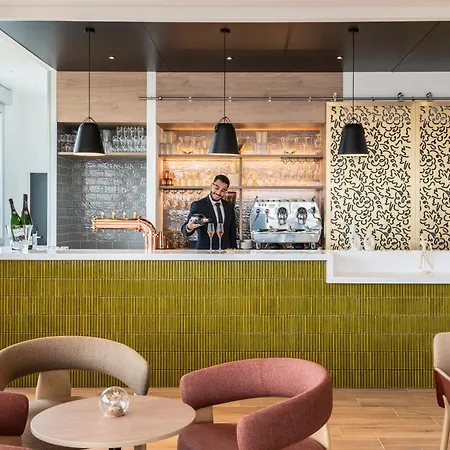 Express & - Rives De Vesle By Ihg 4*