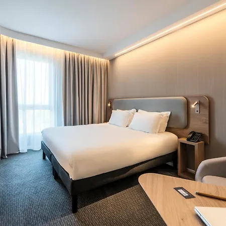 Express & - Rives De Vesle By Ihg 4* Reims
