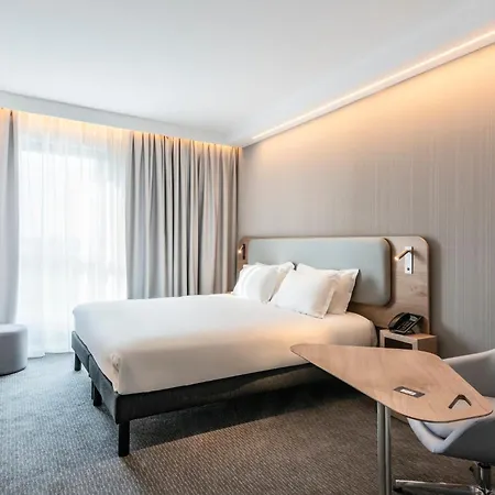 Express & - Rives De Vesle By Ihg
