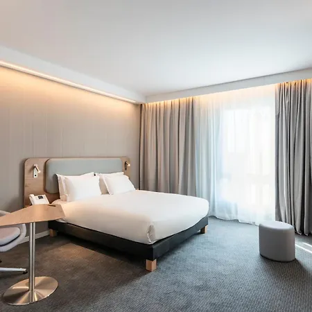 Express & - Rives De Vesle By Ihg Hotel 4*